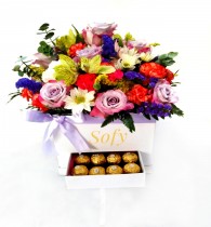 Creativa Caja floral (con gabeta) y chocolates.